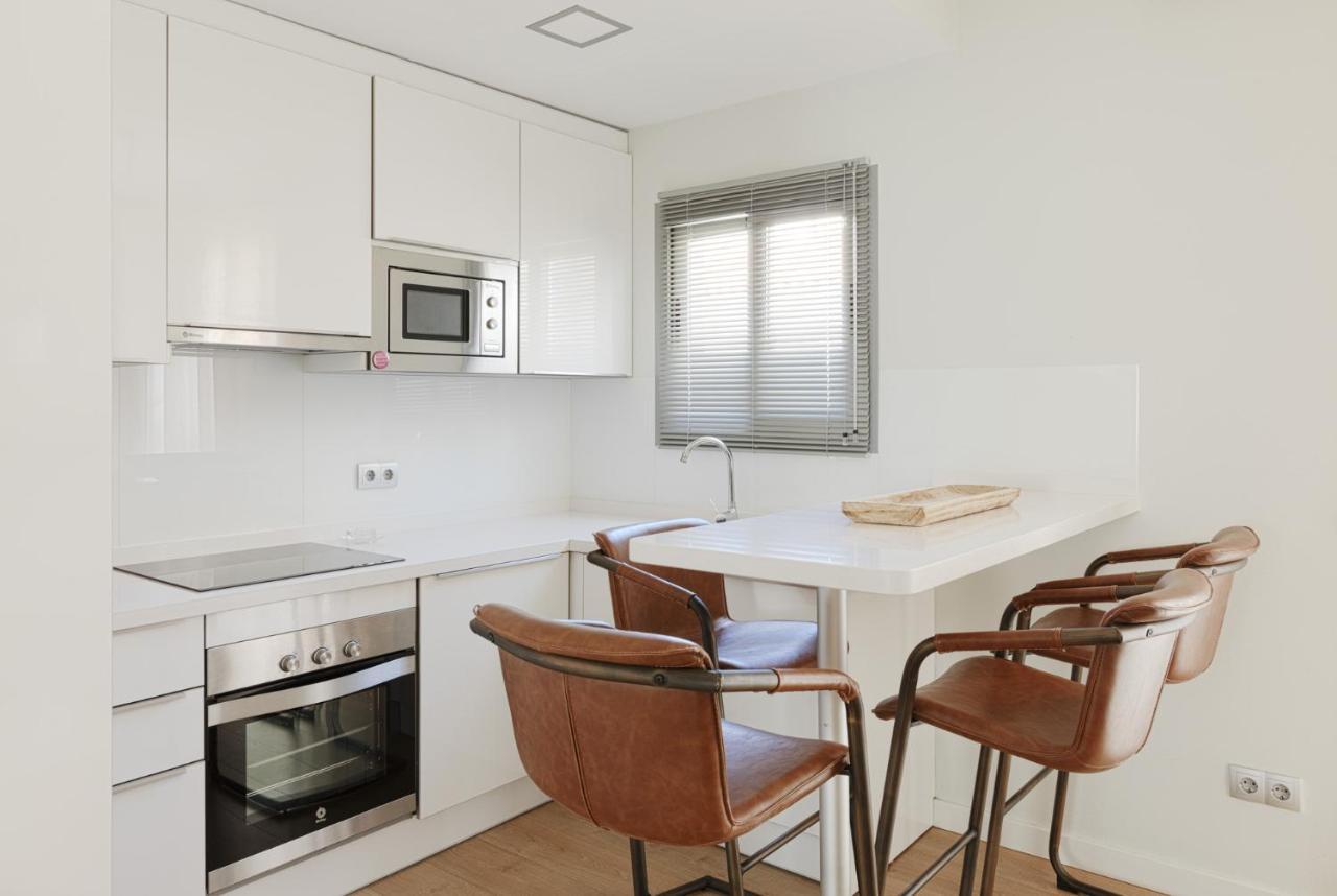 Caleta Homes - Apartamentos Pompidou Málaga Eksteriør billede